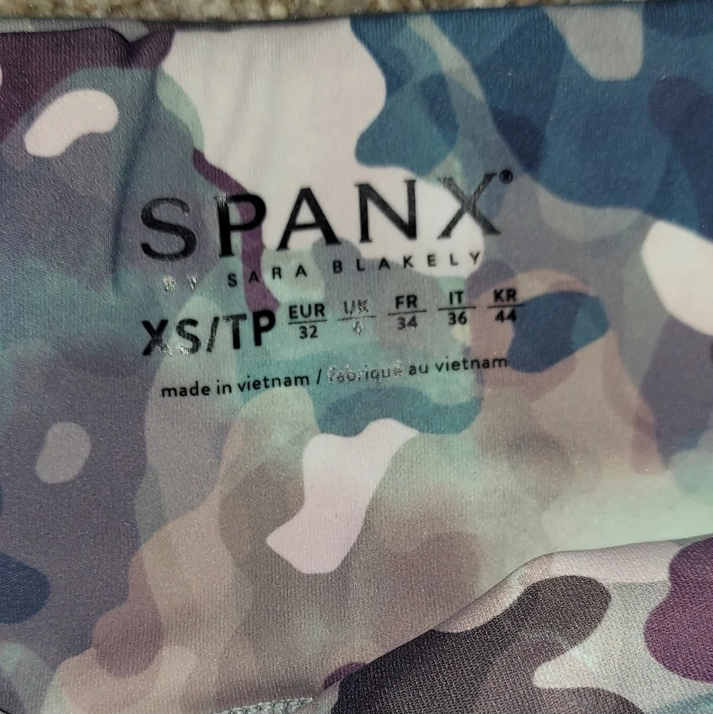 SPANX Camo Water Color Print Activewear Set - Picture 2 of 5